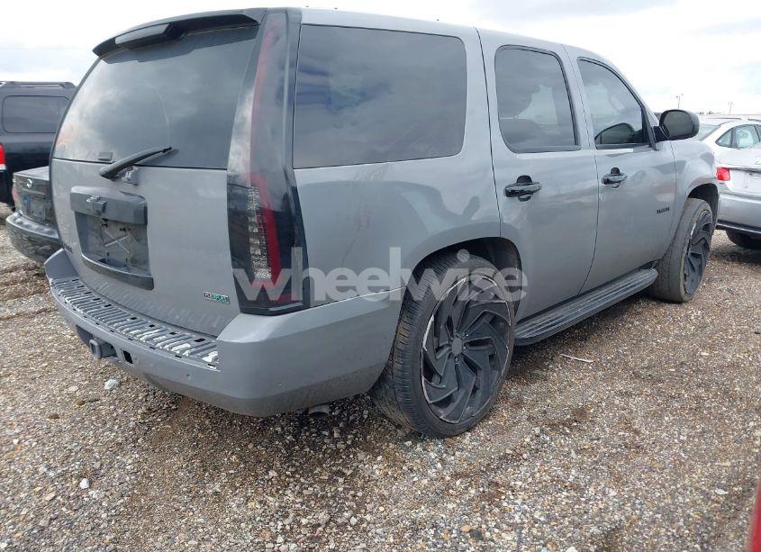 Photo 4 of 2011 Chevrolet Tahoe LS (VIN 1GNSCAE00BR309908)