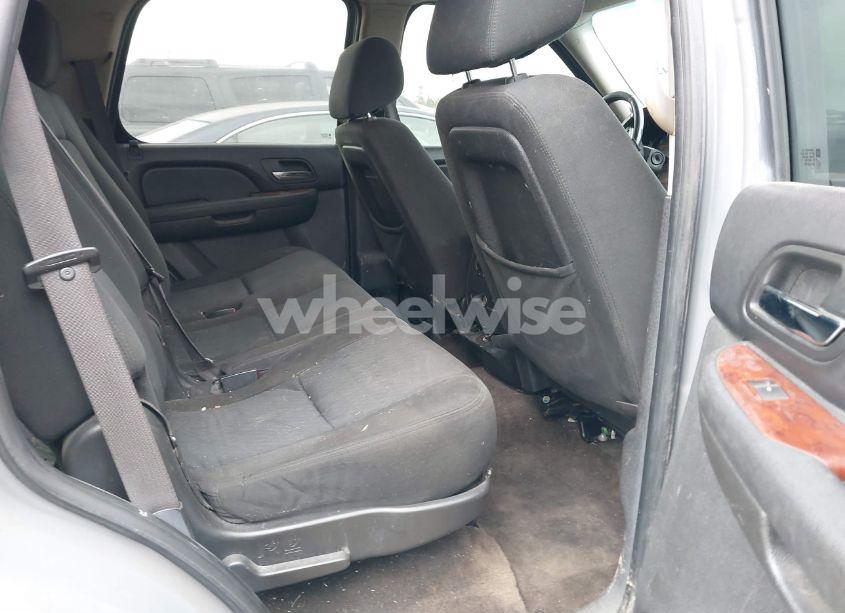 Photo 8 of 2011 Chevrolet Tahoe LS (VIN 1GNSCAE00BR309908)