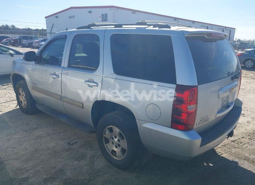 Photo 3 of 2013 Chevrolet Tahoe LS (VIN 1GNSCAE00DR361459)