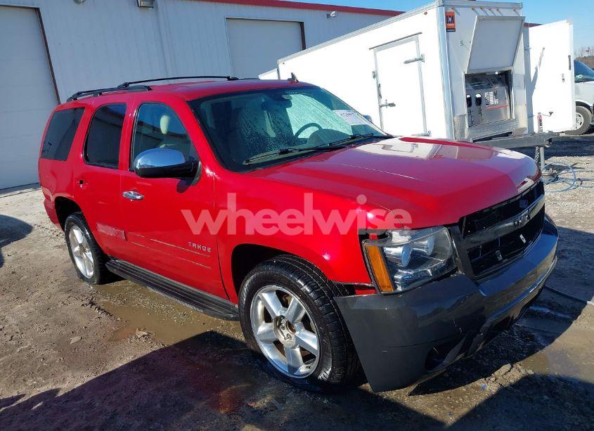 2013 Chevrolet Tahoe LS (VIN 1GNSCAE00DR366239) main photo