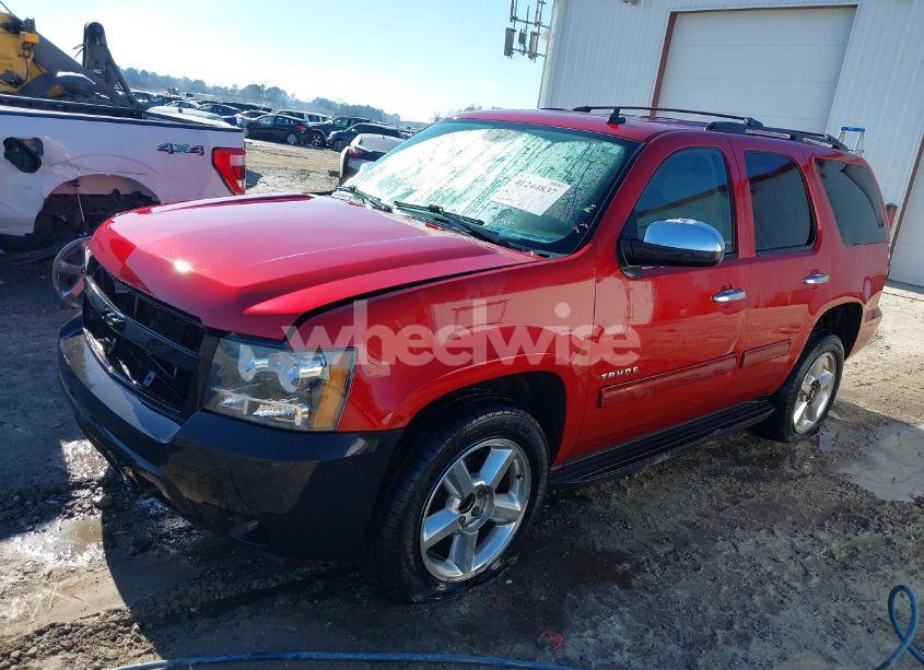 Photo 2 of 2013 Chevrolet Tahoe LS (VIN 1GNSCAE00DR366239)