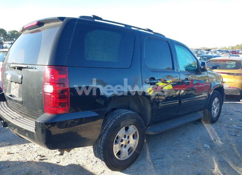 Photo 13 of 2014 Chevrolet Tahoe LS (VIN 1GNSCAE00ER127114)