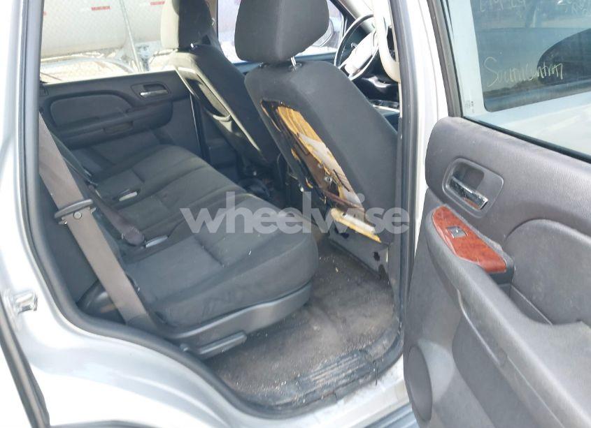 Photo 8 of 2011 Chevrolet Tahoe LS (VIN 1GNSCAE01BR171568)