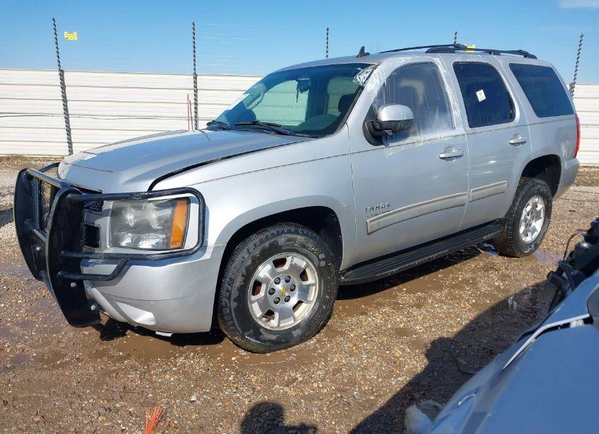 Photo 2 of 2011 Chevrolet Tahoe LS (VIN 1GNSCAE01BR232367)