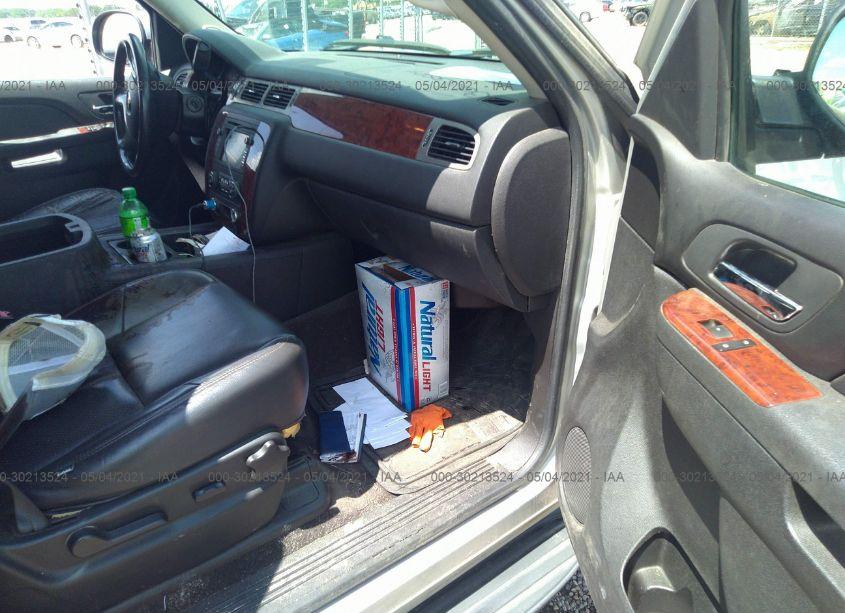 Photo 5 of 2011 Chevrolet Tahoe LS (VIN 1GNSCAE01BR232367)