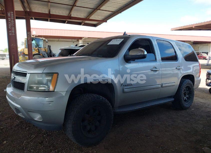 Photo 2 of 2011 Chevrolet Tahoe LS (VIN 1GNSCAE02BR181767)