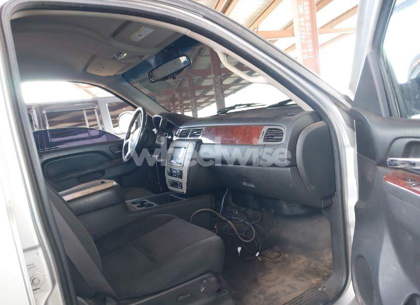 Photo 5 of 2011 Chevrolet Tahoe LS (VIN 1GNSCAE02BR181767)