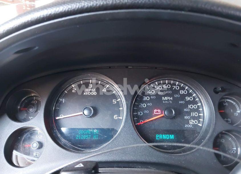 Photo 7 of 2011 Chevrolet Tahoe LS (VIN 1GNSCAE02BR181767)