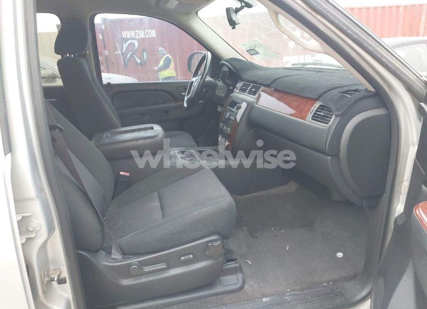 Photo 5 of 2011 Chevrolet Tahoe LS (VIN 1GNSCAE02BR357961)