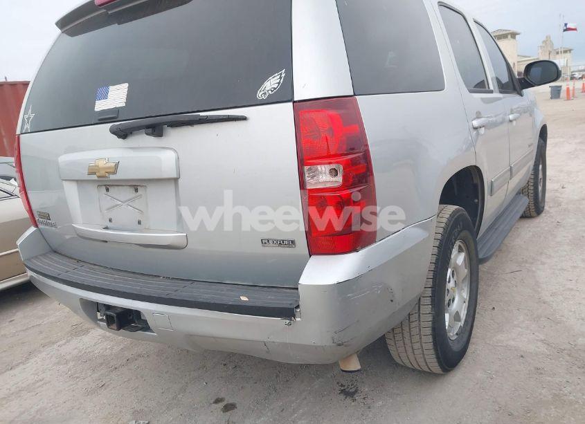 Photo 6 of 2011 Chevrolet Tahoe LS (VIN 1GNSCAE02BR357961)