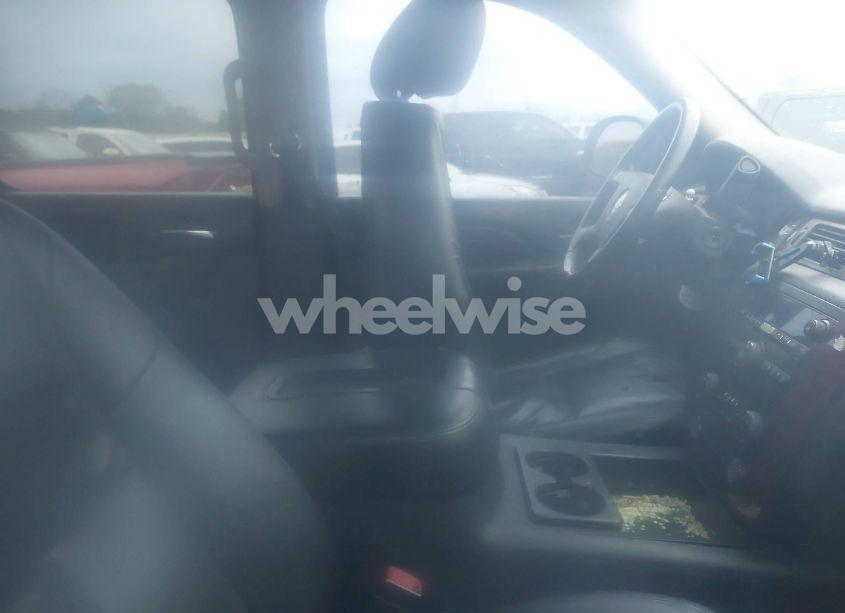 Photo 5 of 2011 Chevrolet Tahoe LS (VIN 1GNSCAE03BR153332)