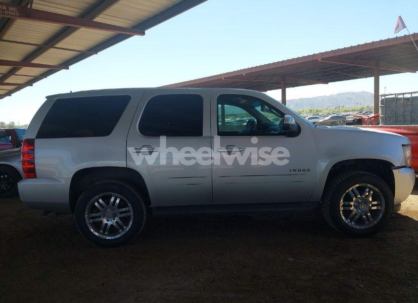Photo 13 of 2013 Chevrolet Tahoe LS (VIN 1GNSCAE03DR179027)