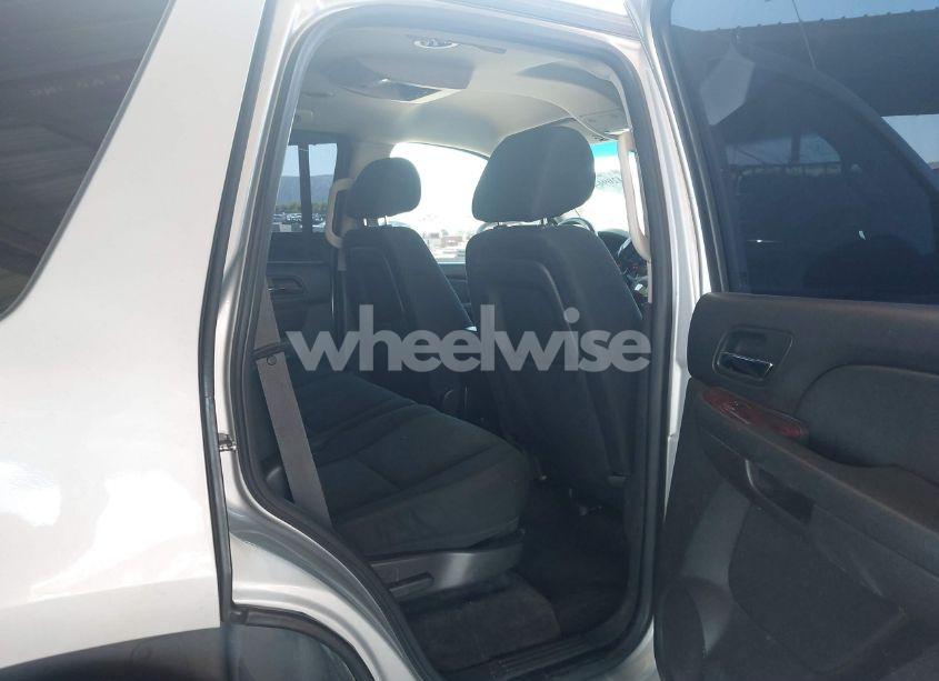 Photo 8 of 2013 Chevrolet Tahoe LS (VIN 1GNSCAE03DR179027)