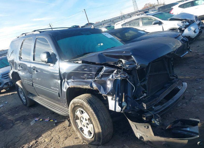 2013 Chevrolet Tahoe LS (VIN 1GNSCAE03DR204816) main photo