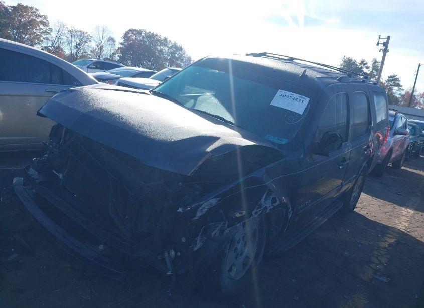 Photo 2 of 2013 Chevrolet Tahoe LS (VIN 1GNSCAE03DR204816)