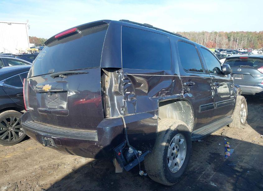 Photo 4 of 2013 Chevrolet Tahoe LS (VIN 1GNSCAE03DR204816)