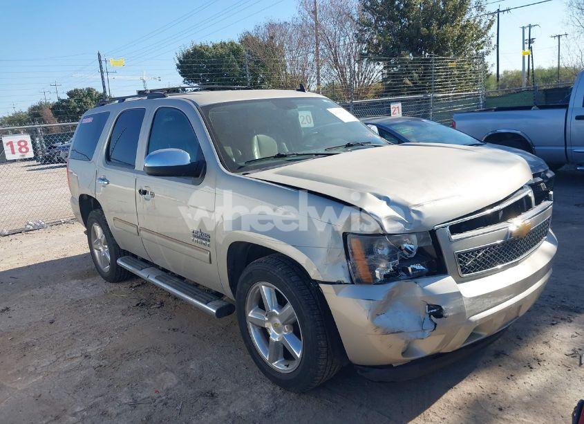 2014 Chevrolet Tahoe LS (VIN 1GNSCAE03ER168028) main photo
