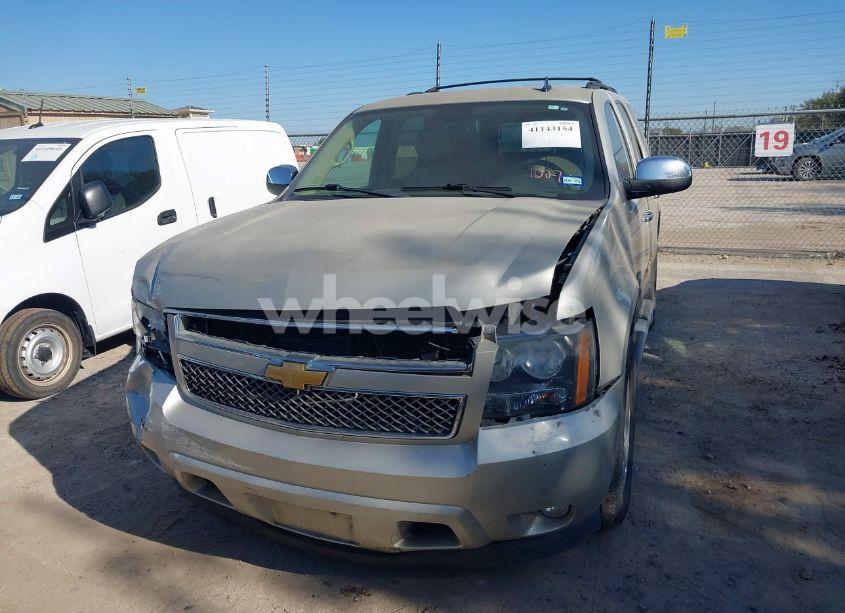 Photo 12 of 2014 Chevrolet Tahoe LS (VIN 1GNSCAE03ER168028)