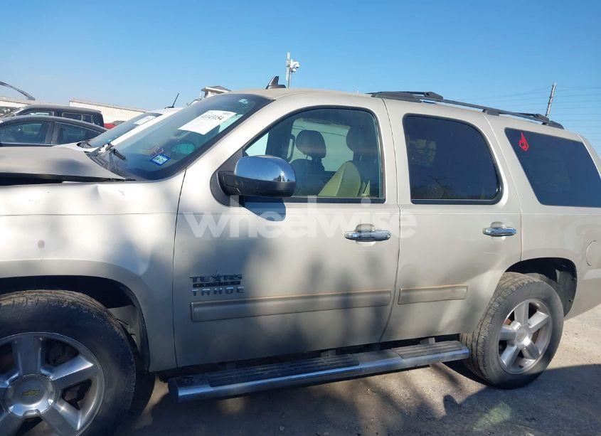 Photo 14 of 2014 Chevrolet Tahoe LS (VIN 1GNSCAE03ER168028)