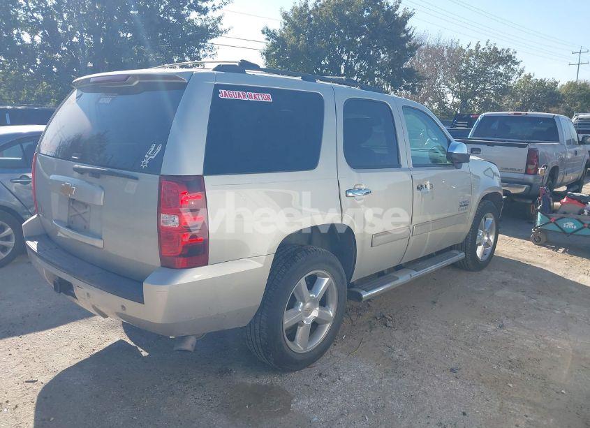 Photo 4 of 2014 Chevrolet Tahoe LS (VIN 1GNSCAE03ER168028)