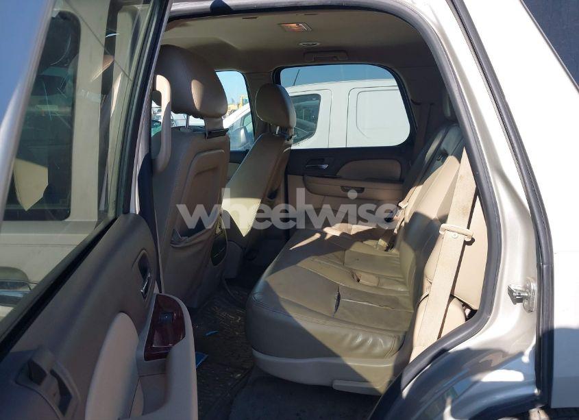 Photo 8 of 2014 Chevrolet Tahoe LS (VIN 1GNSCAE03ER168028)