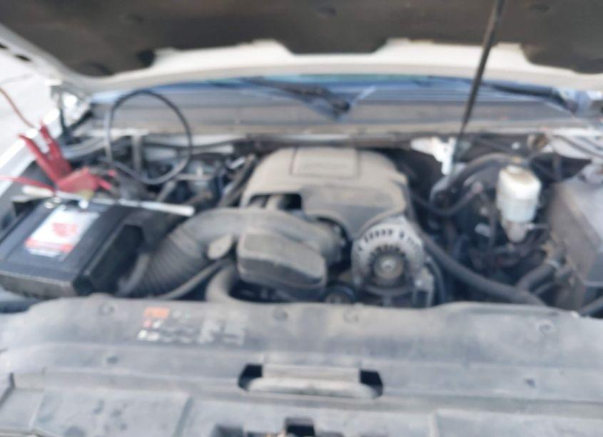 Photo 10 of 2014 Chevrolet Tahoe LS (VIN 1GNSCAE03ER227398)