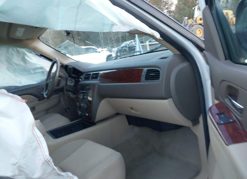 Photo 5 of 2014 Chevrolet Tahoe LS (VIN 1GNSCAE03ER227398)