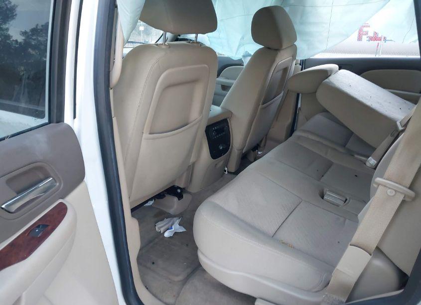 Photo 8 of 2014 Chevrolet Tahoe LS (VIN 1GNSCAE03ER227398)