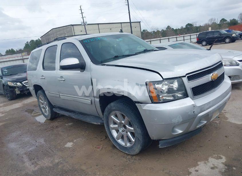 2011 Chevrolet Tahoe LS (VIN 1GNSCAE04BR101255) main photo