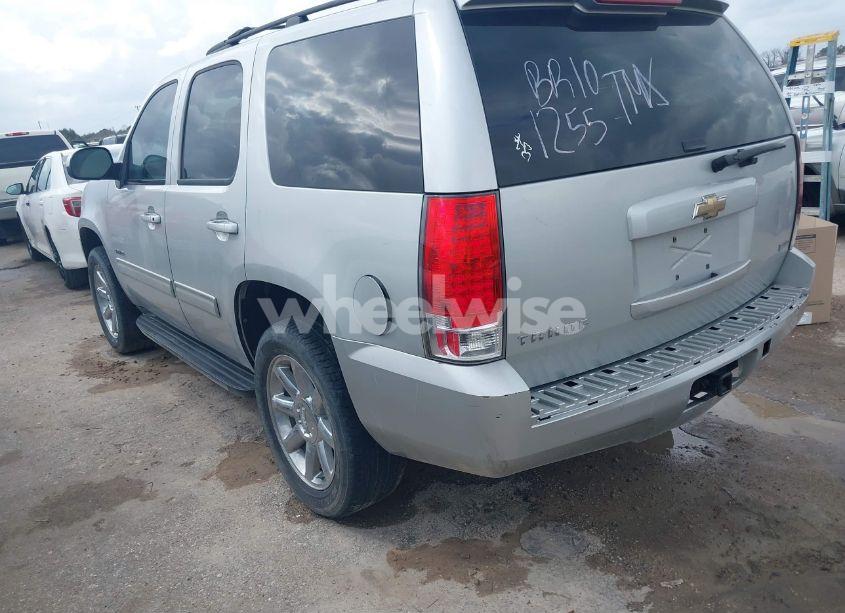 Photo 3 of 2011 Chevrolet Tahoe LS (VIN 1GNSCAE04BR101255)