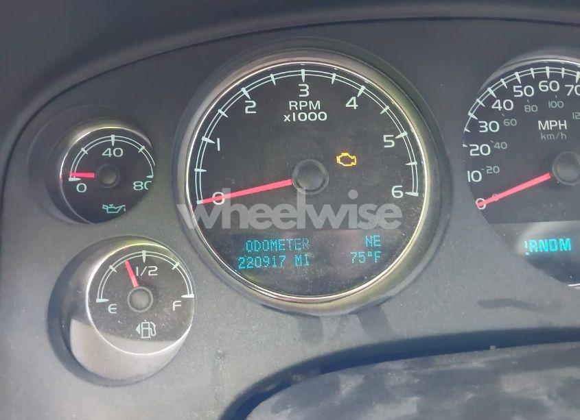 Photo 7 of 2011 Chevrolet Tahoe LS (VIN 1GNSCAE04BR101255)