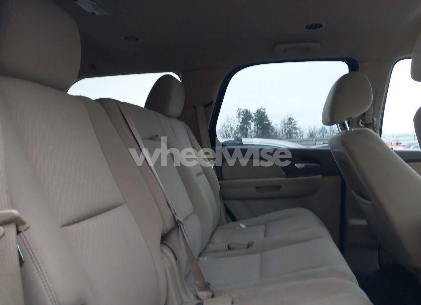 Photo 8 of 2012 Chevrolet Tahoe LS (VIN 1GNSCAE04CR112404)