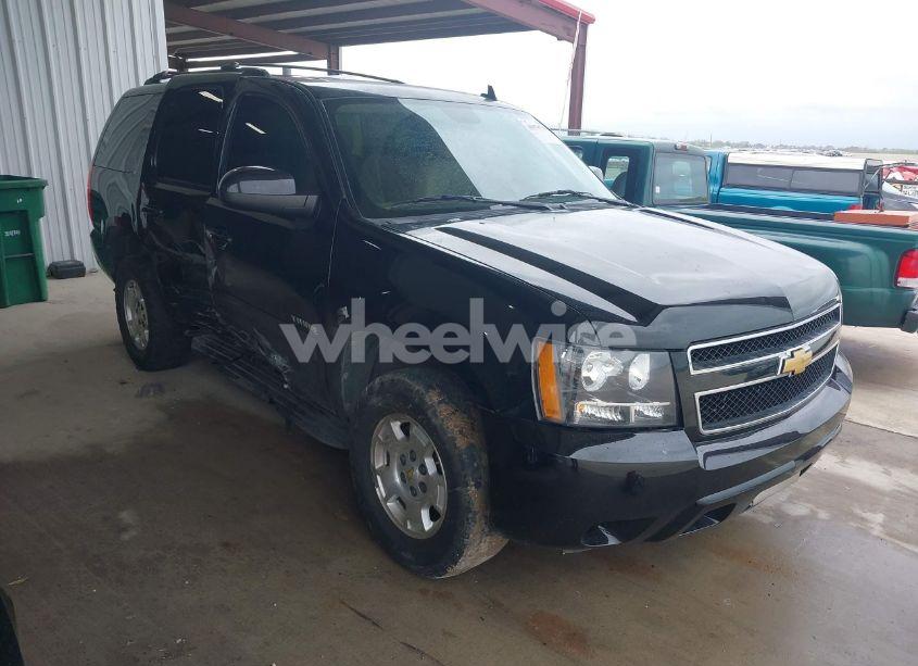 2013 Chevrolet Tahoe LS (VIN 1GNSCAE04DR287477) main photo