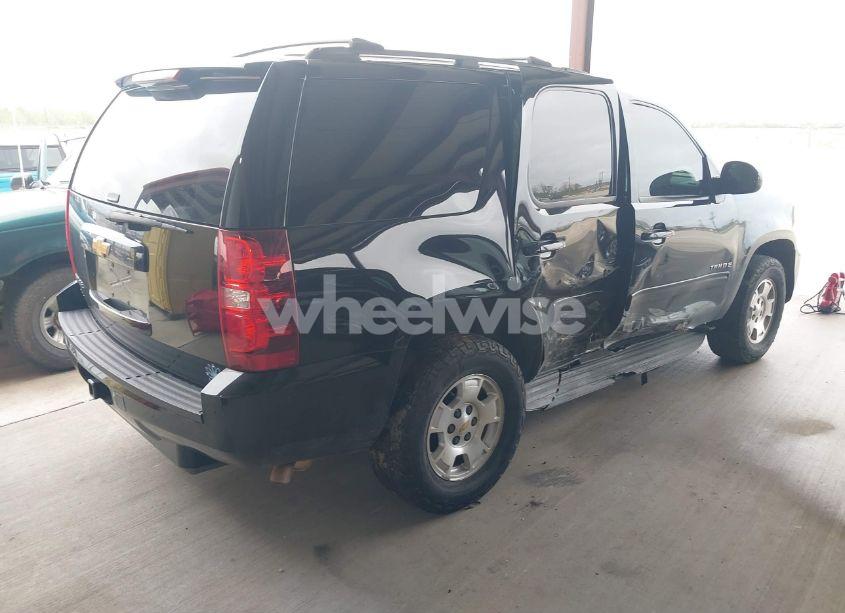 Photo 4 of 2013 Chevrolet Tahoe LS (VIN 1GNSCAE04DR287477)