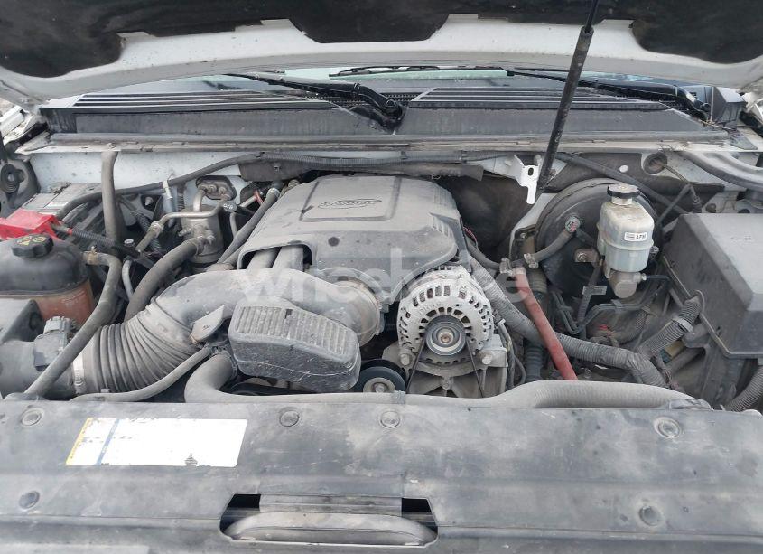 Photo 10 of 2011 Chevrolet Tahoe LS (VIN 1GNSCAE05BR164865)