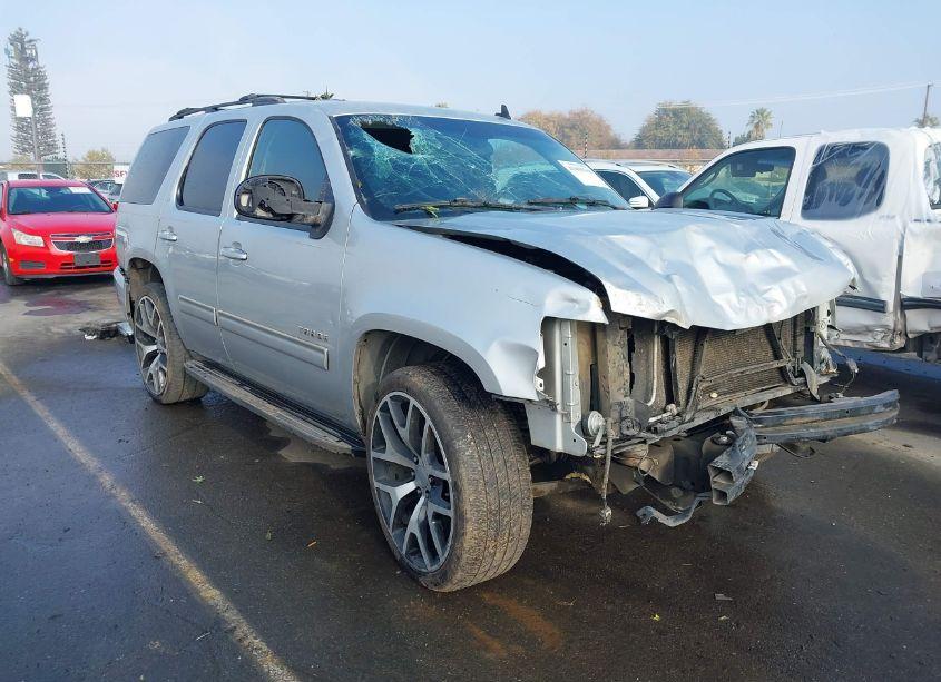 2011 Chevrolet Tahoe LS (VIN 1GNSCAE05BR370462) main photo