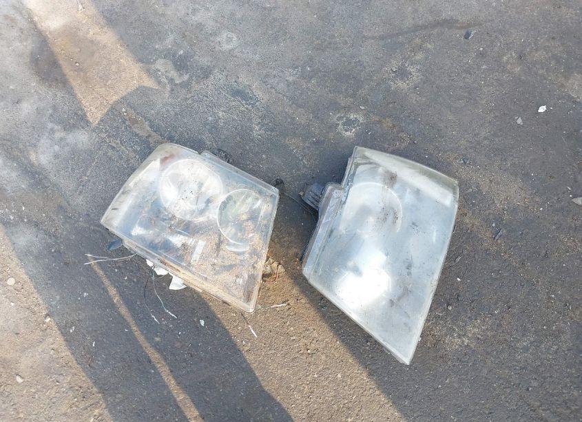 Photo 12 of 2011 Chevrolet Tahoe LS (VIN 1GNSCAE05BR370462)