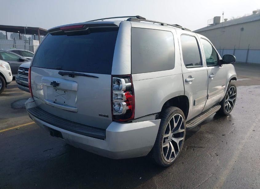 Photo 4 of 2011 Chevrolet Tahoe LS (VIN 1GNSCAE05BR370462)