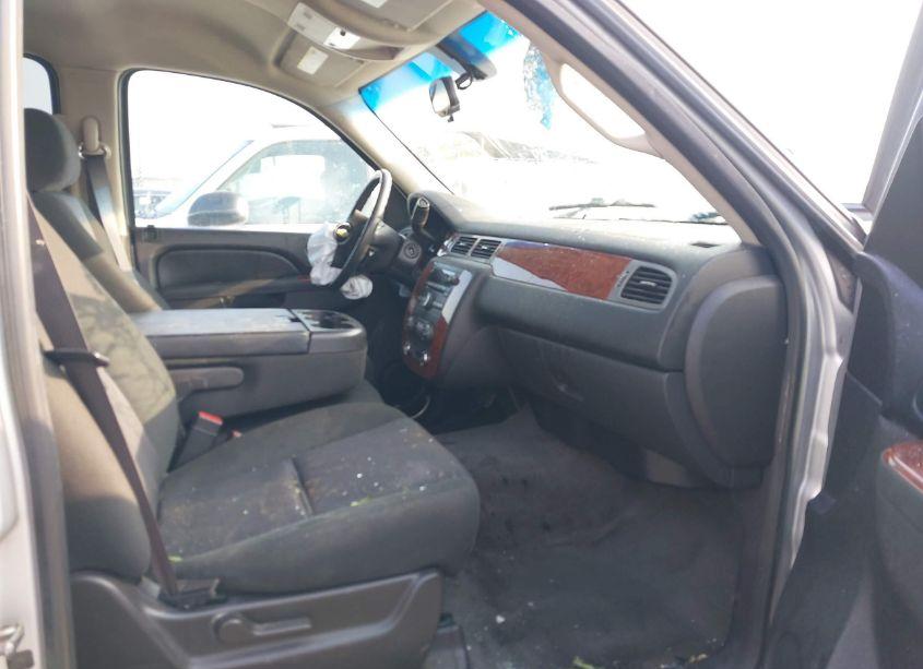 Photo 5 of 2011 Chevrolet Tahoe LS (VIN 1GNSCAE05BR370462)