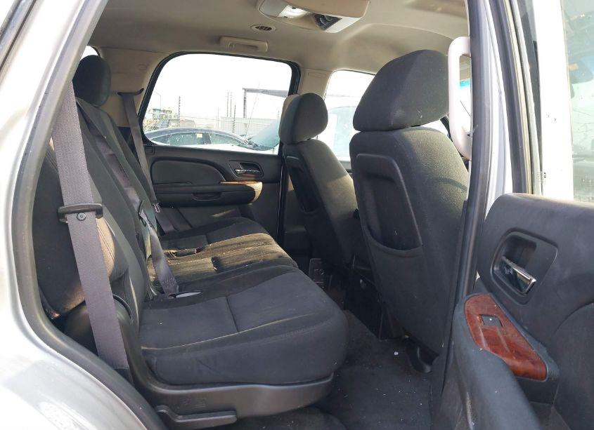 Photo 8 of 2011 Chevrolet Tahoe LS (VIN 1GNSCAE05BR370462)