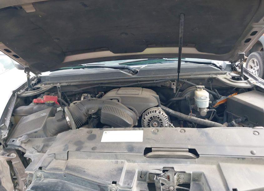 Photo 10 of 2013 Chevrolet Tahoe LS (VIN 1GNSCAE05DR170006)