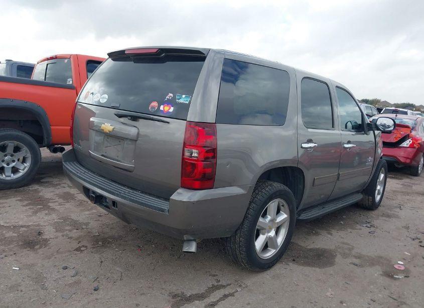 Photo 4 of 2013 Chevrolet Tahoe LS (VIN 1GNSCAE05DR170006)
