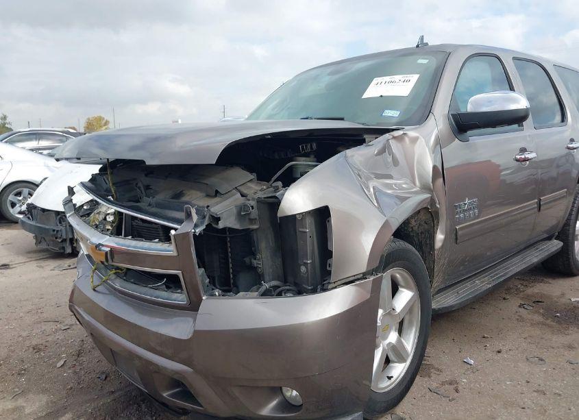 Photo 6 of 2013 Chevrolet Tahoe LS (VIN 1GNSCAE05DR170006)