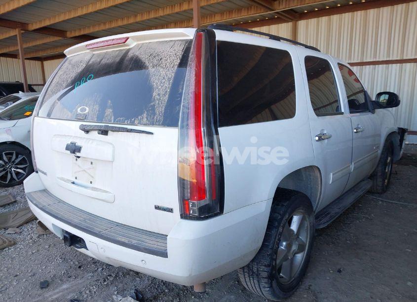 Photo 4 of 2011 Chevrolet Tahoe LS (VIN 1GNSCAE06BR268913)