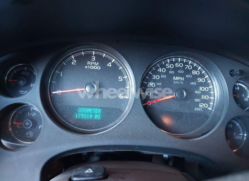 Photo 7 of 2011 Chevrolet Tahoe LS (VIN 1GNSCAE06BR268913)