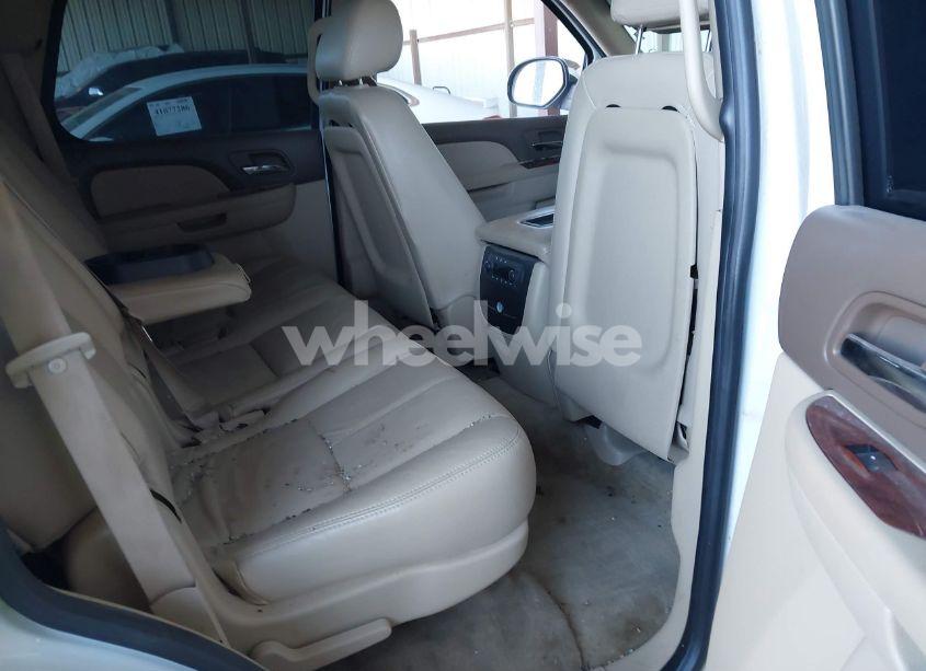 Photo 8 of 2011 Chevrolet Tahoe LS (VIN 1GNSCAE06BR268913)