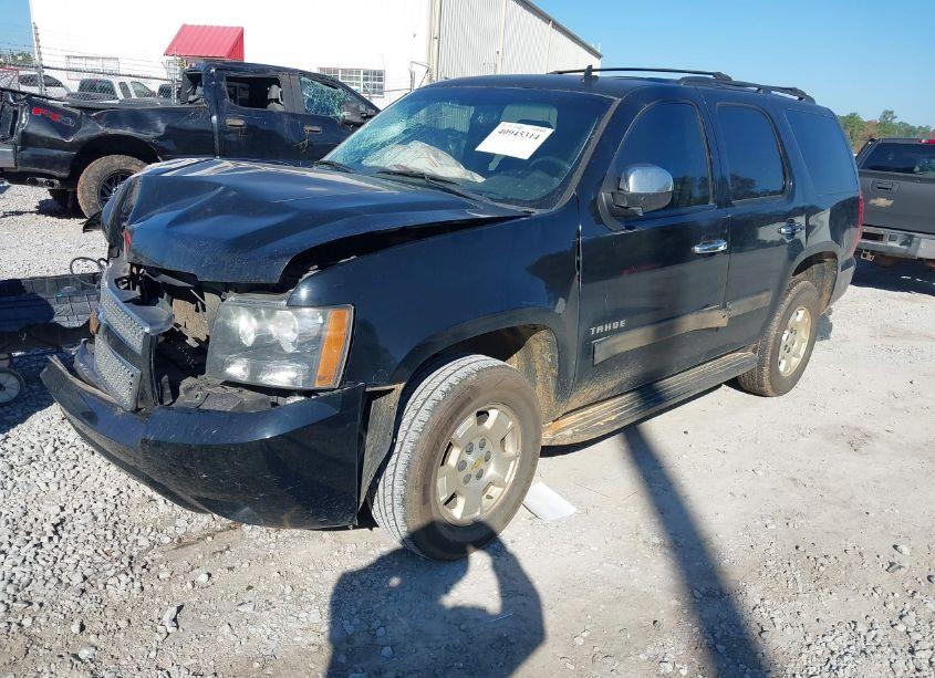 Photo 2 of 2012 Chevrolet Tahoe LS (VIN 1GNSCAE06CR117684)