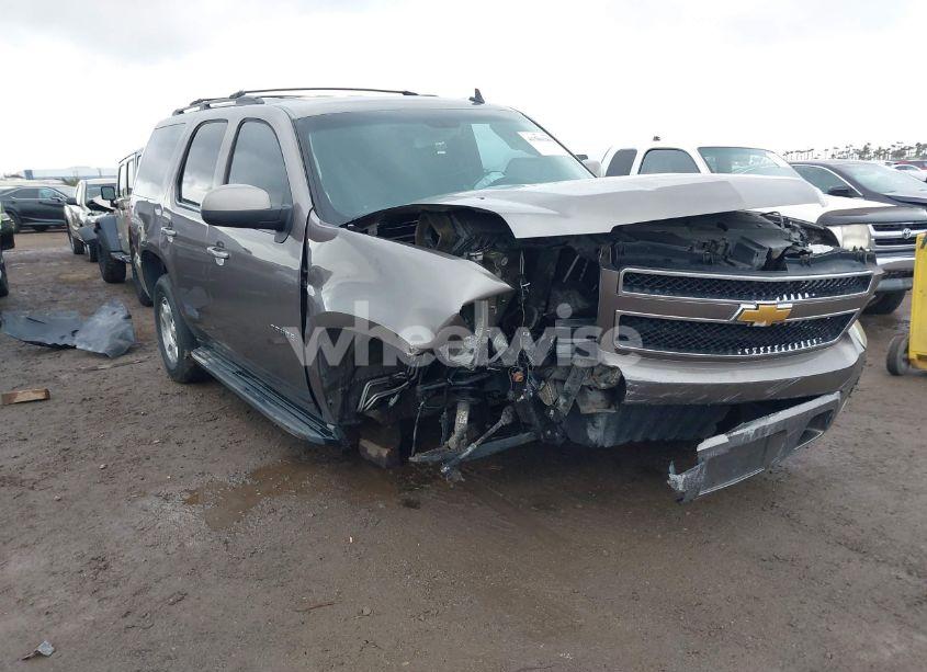 2013 Chevrolet Tahoe LS (VIN 1GNSCAE06DR105066) main photo
