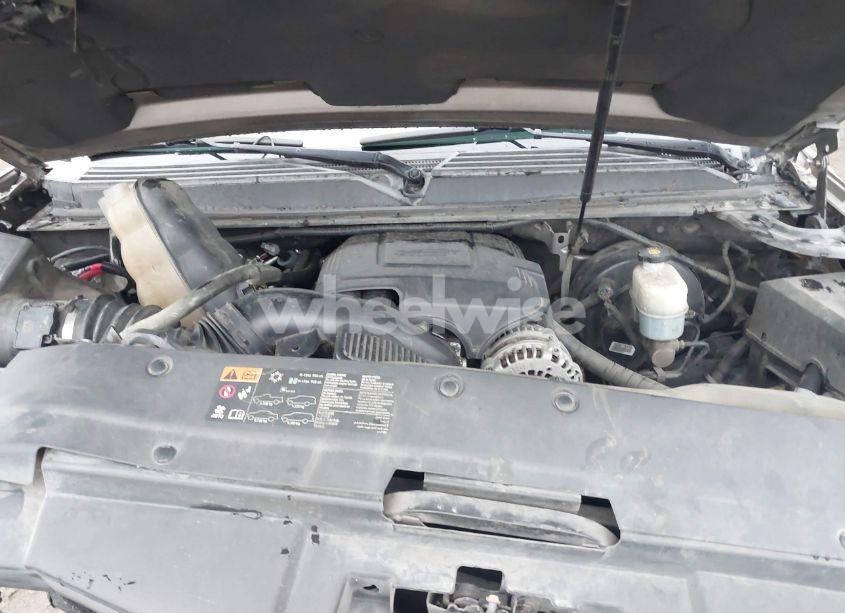 Photo 10 of 2013 Chevrolet Tahoe LS (VIN 1GNSCAE06DR105066)