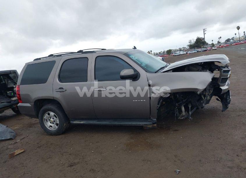 Photo 13 of 2013 Chevrolet Tahoe LS (VIN 1GNSCAE06DR105066)